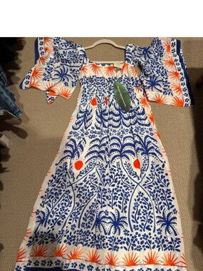 NWT Ladies farm rio White Maxi Dress with Blue Floral & Orange Accent xs